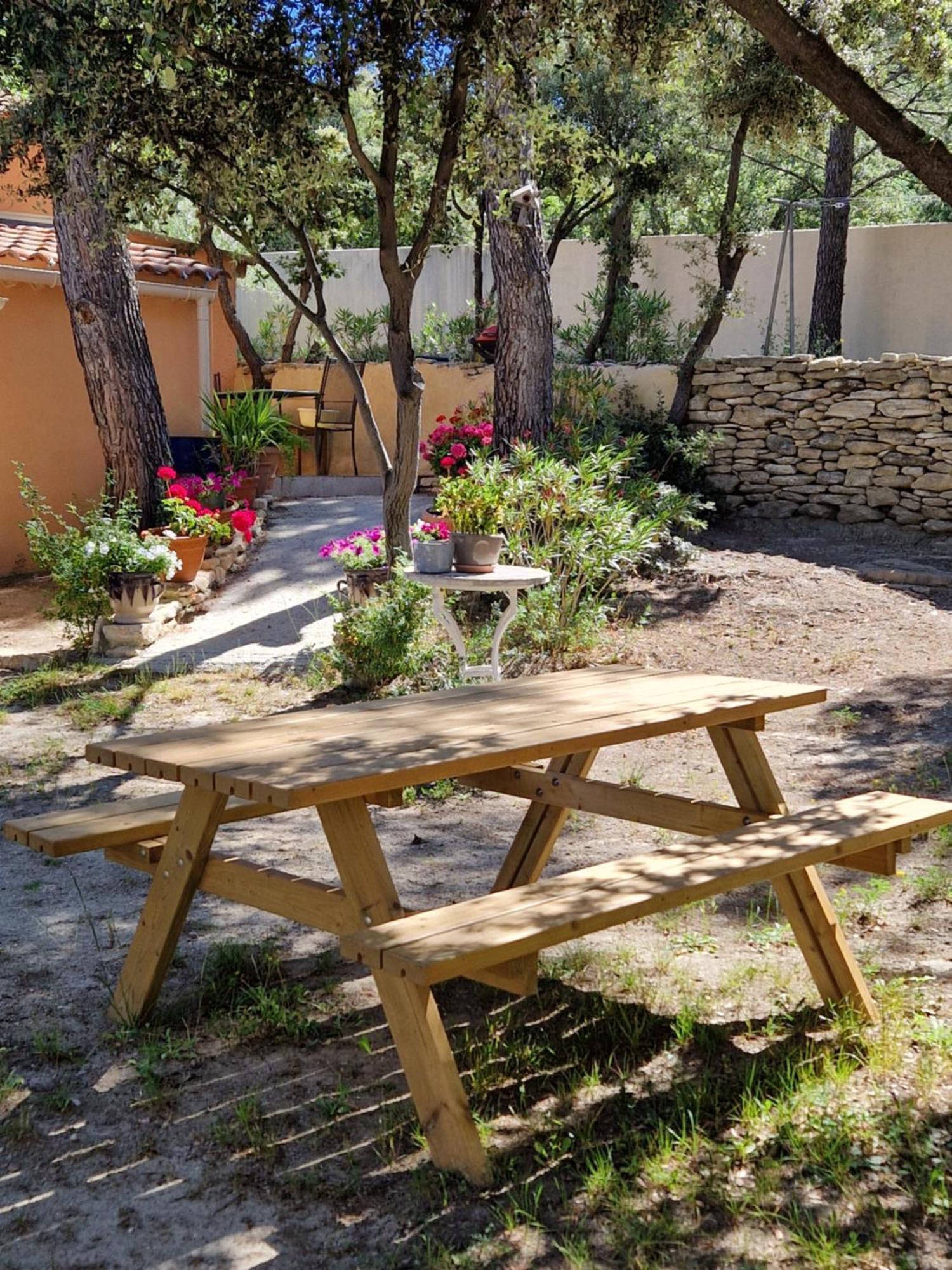 La Cigaliere Villa LʼIsle-sur-la-Sorgue Buitenkant foto
